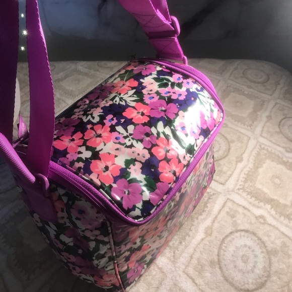 Vera Bradley Handbags - NEW Vera Bradley Stay Cooler